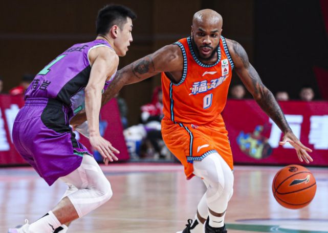 Kaiyun官方平台-丹佛掘金训练开放日，今夜篮板制胜引欢呼，荷甲在即，临场指挥获称赞的简单介绍